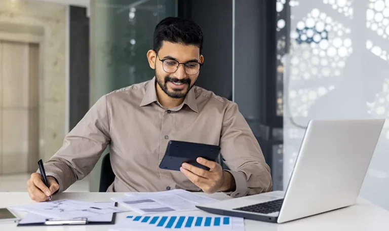 What does a data analyst do? Complete career guide for freshers